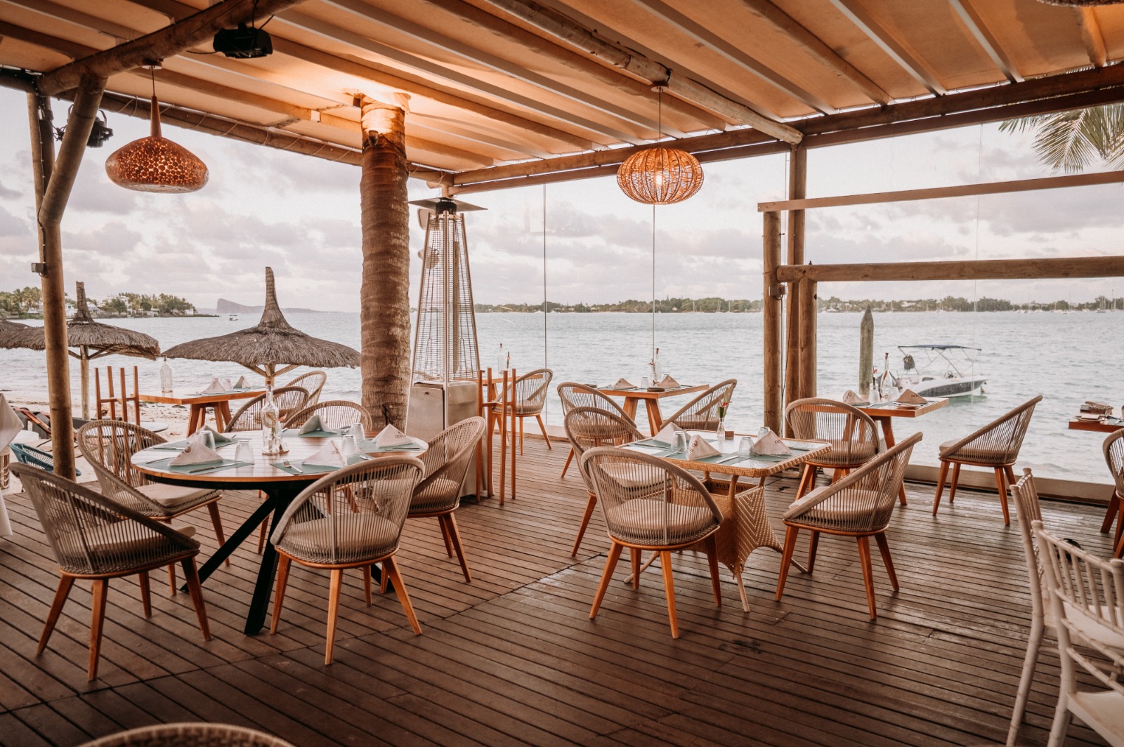 restaurant image